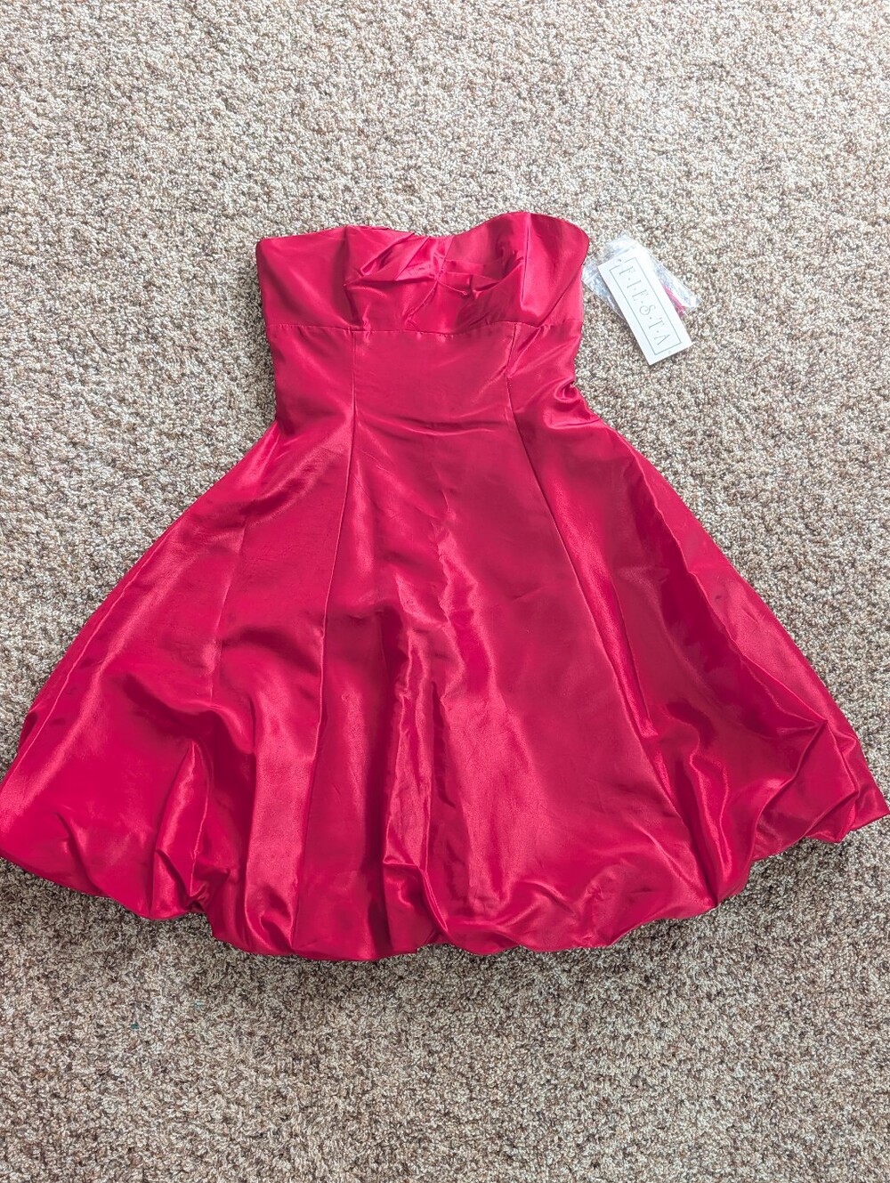 NWT Fiesta Red Strapless Taffeta Bubble Hem Dress Size Small with Matching Scarf
